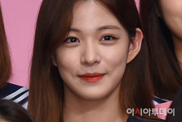 Netizen Buzz Iljin Controversy Lee Chaeyoung Attends Idol School Conference