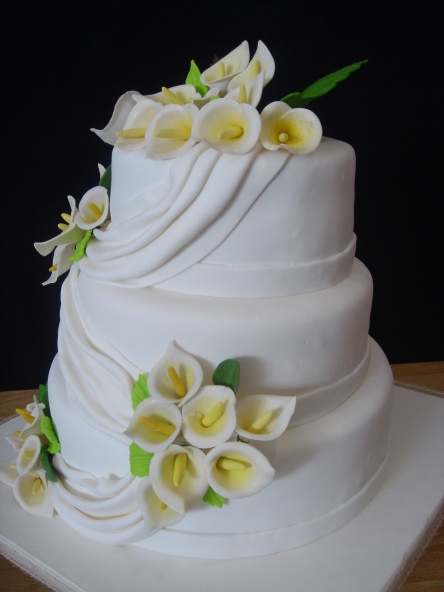 Yochana's Cake Delight! : Calla Lily Wedding Cake