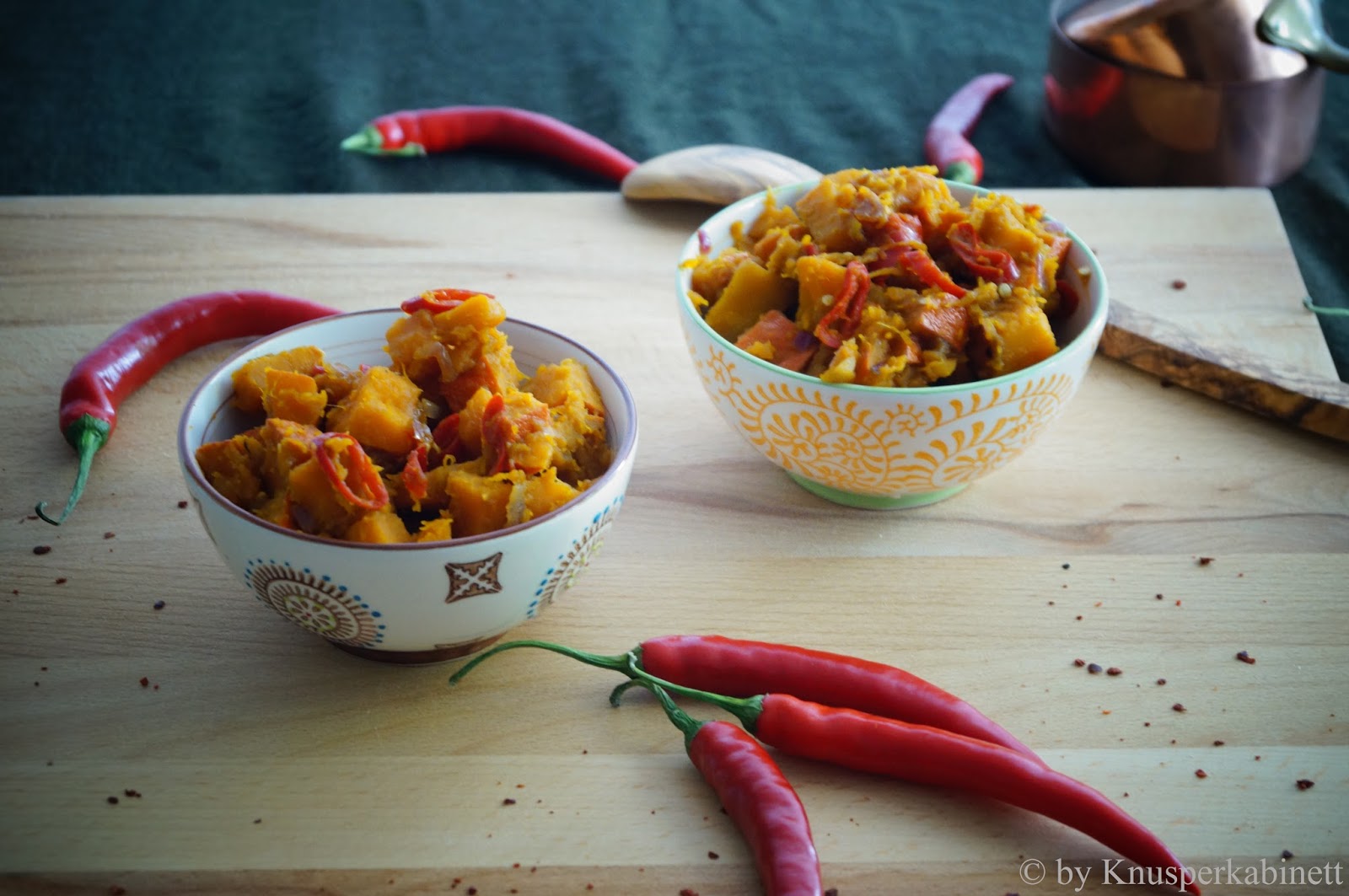 KNUSPERKABINETT: Schnelles Kürbischutney mit Granatapfel- und Ahornsirup KNUSPERKABINETT: Schnelles Kürbischutney mit Granatapfel- und Ahornsirup