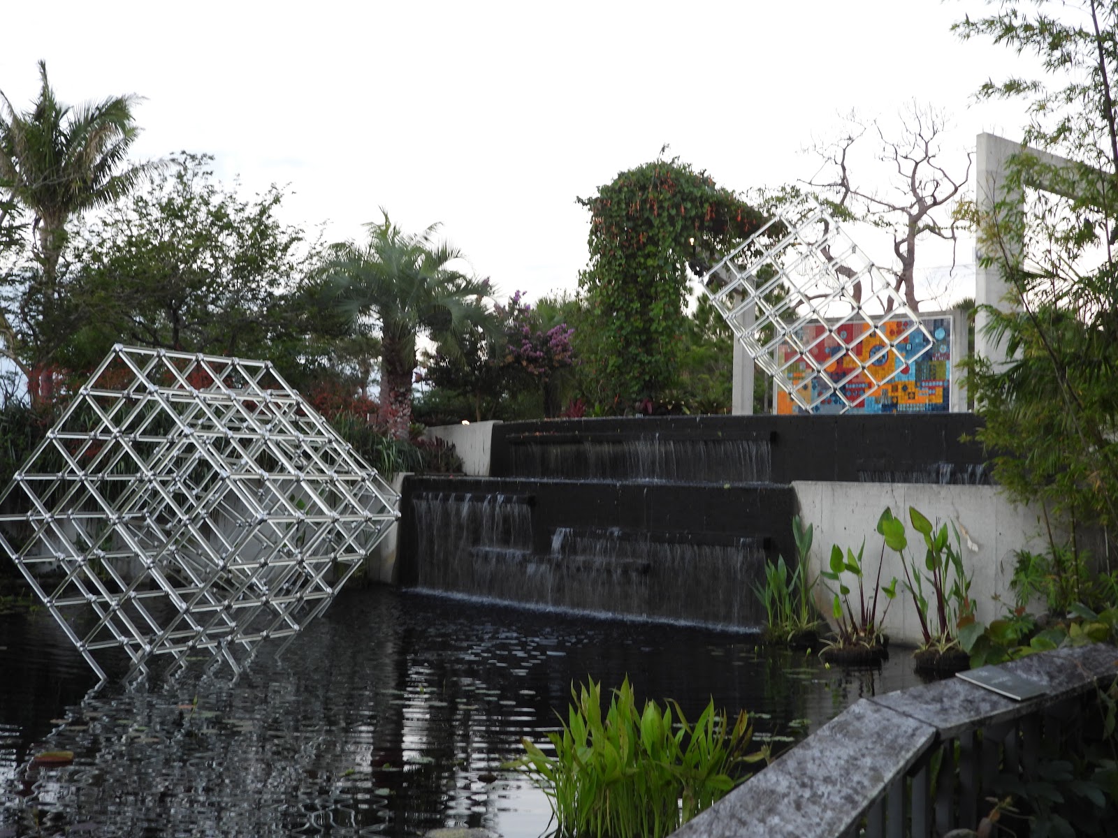 Bird & Travel Photos, Birding Sites, Bird Information VIEW OF