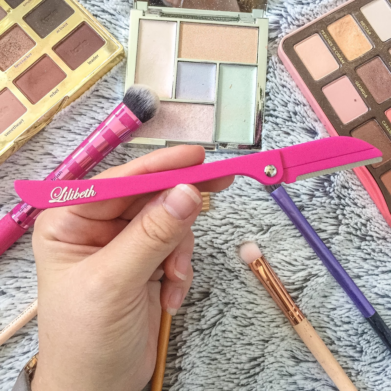 Review Lilibeth of New York Brow Shaper Della Loves Nutella ♥