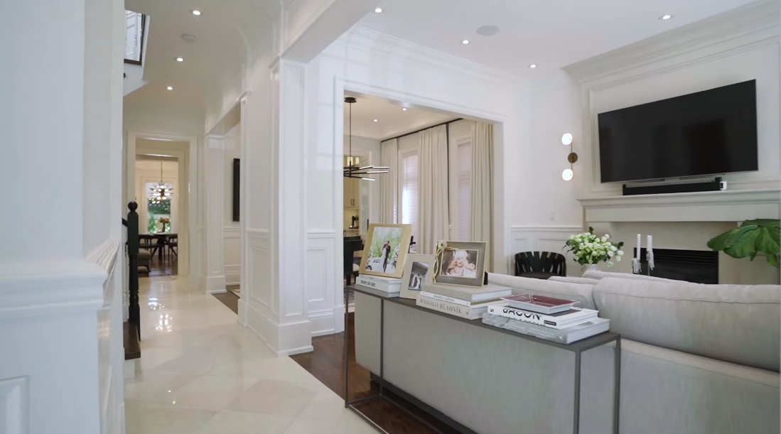 Tour 100 Snowdon Ave, Toronto vs. 43 Interior Design Photos