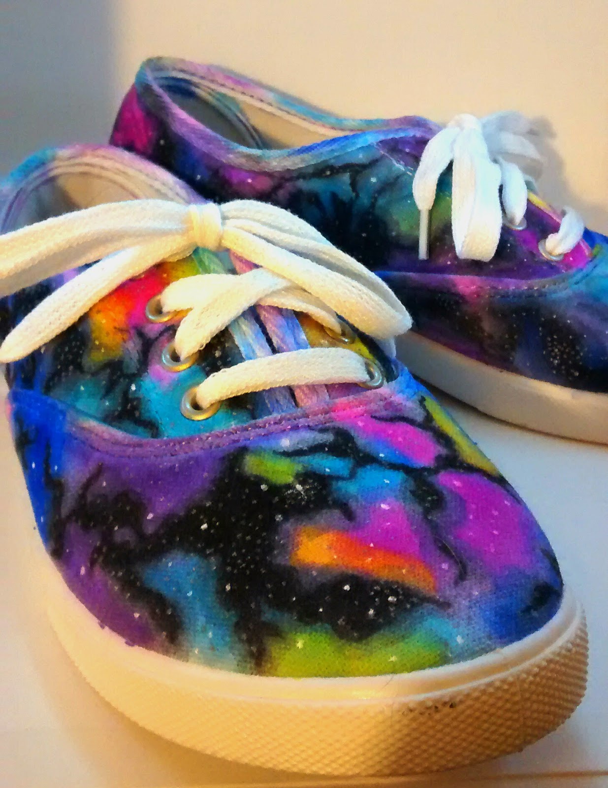 Kitsune_Crafts: Galaxy Canvas Shoes