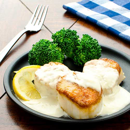 Kitchen Riffs Seared Scallops in Cream Sauce