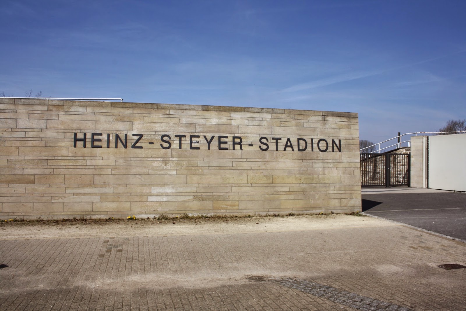 Stadien in aller Welt HeinzSteyerStadion Dresden Groundspotting