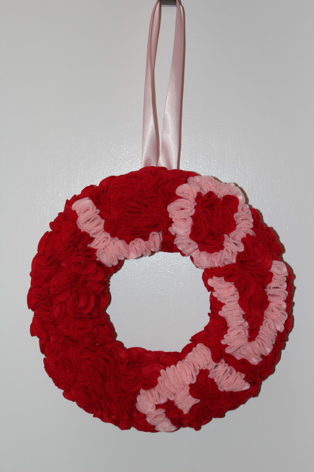 Lucky's Crafts Valentines Day Felt Flower Love Wreath