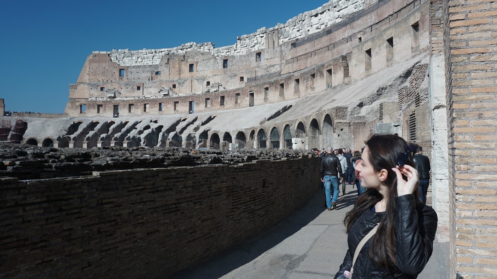 Koloseum, Pani Dorcia w Koloseum, Pani Dorcia w Rzymie, Rzym, atrakcje Rzymu, podróż poślubna w Rzymie