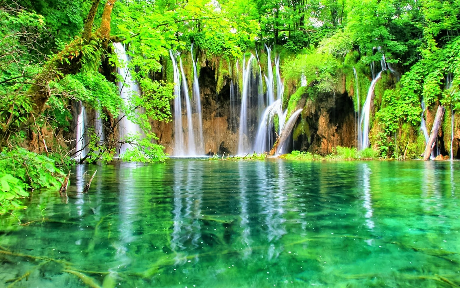 5five5 Plitvice Lakes National Park (Croatia). 5five5 Plitvice Lakes National Park (Croatia).