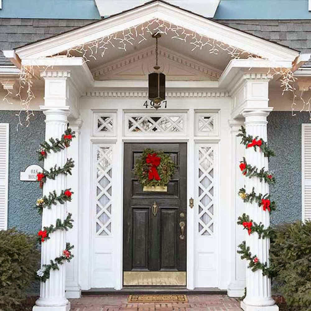 Front door area Christmas decorating ideas - Stylish Home Decors, Food