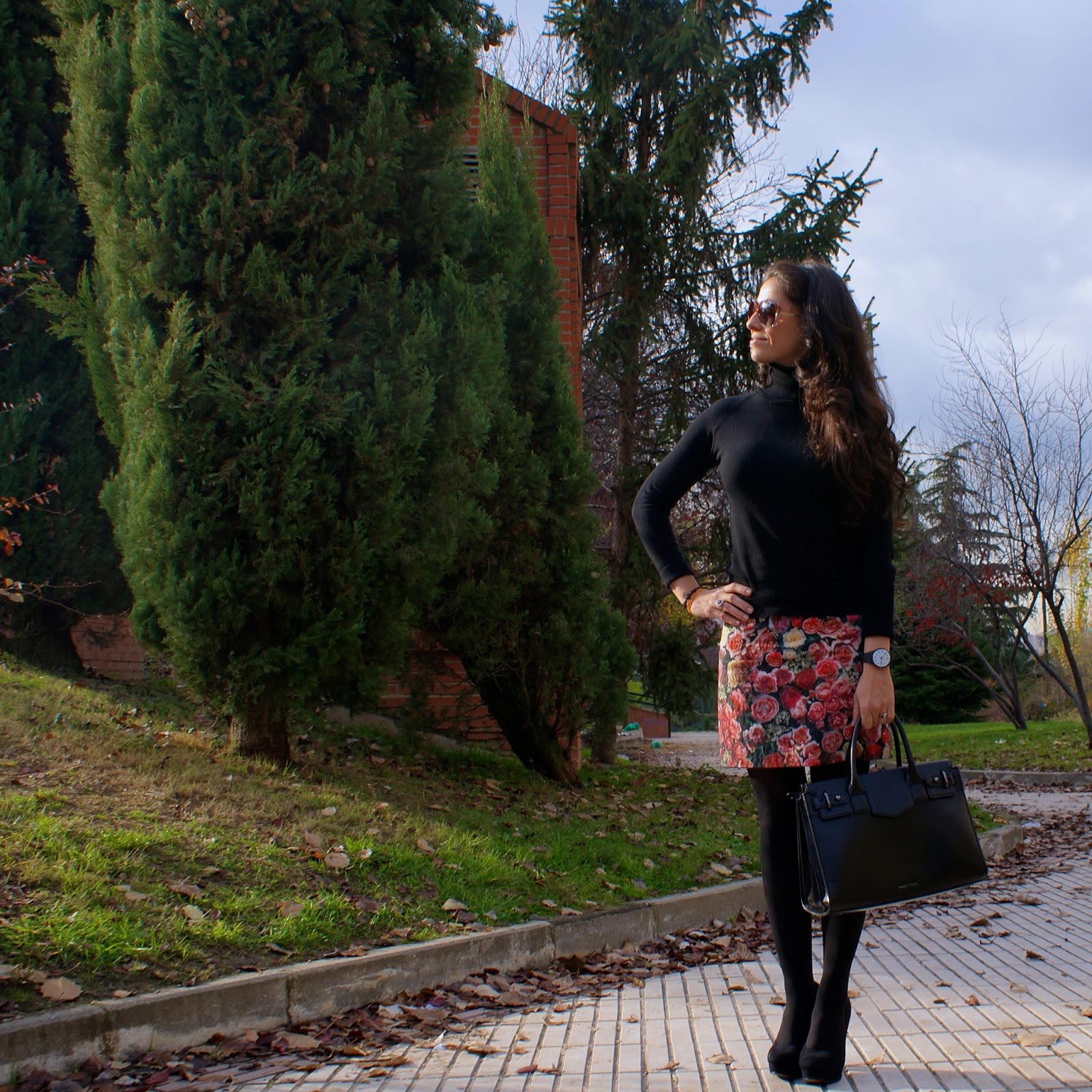 La Caprichossa, blog de moda, Look oficina con falda de flores