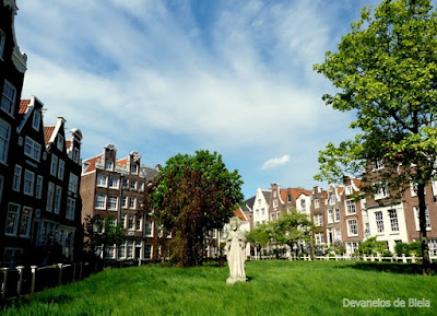 O que ver em Amsterdam - Begijnhof Jardim Secreto