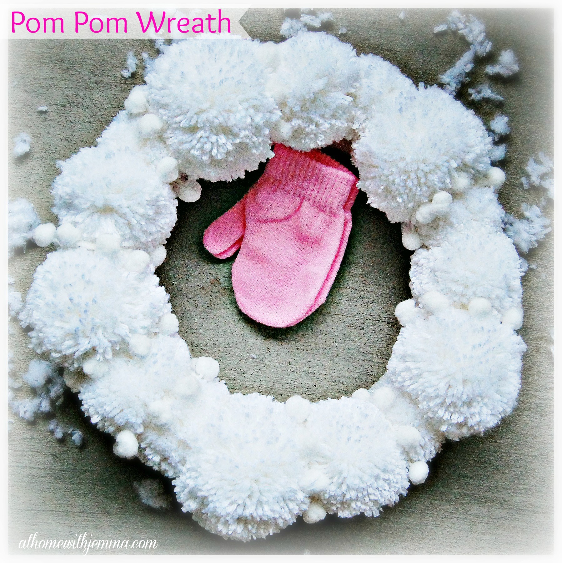 Winter-Craft-Wreath-Pompom-athomewithjemma