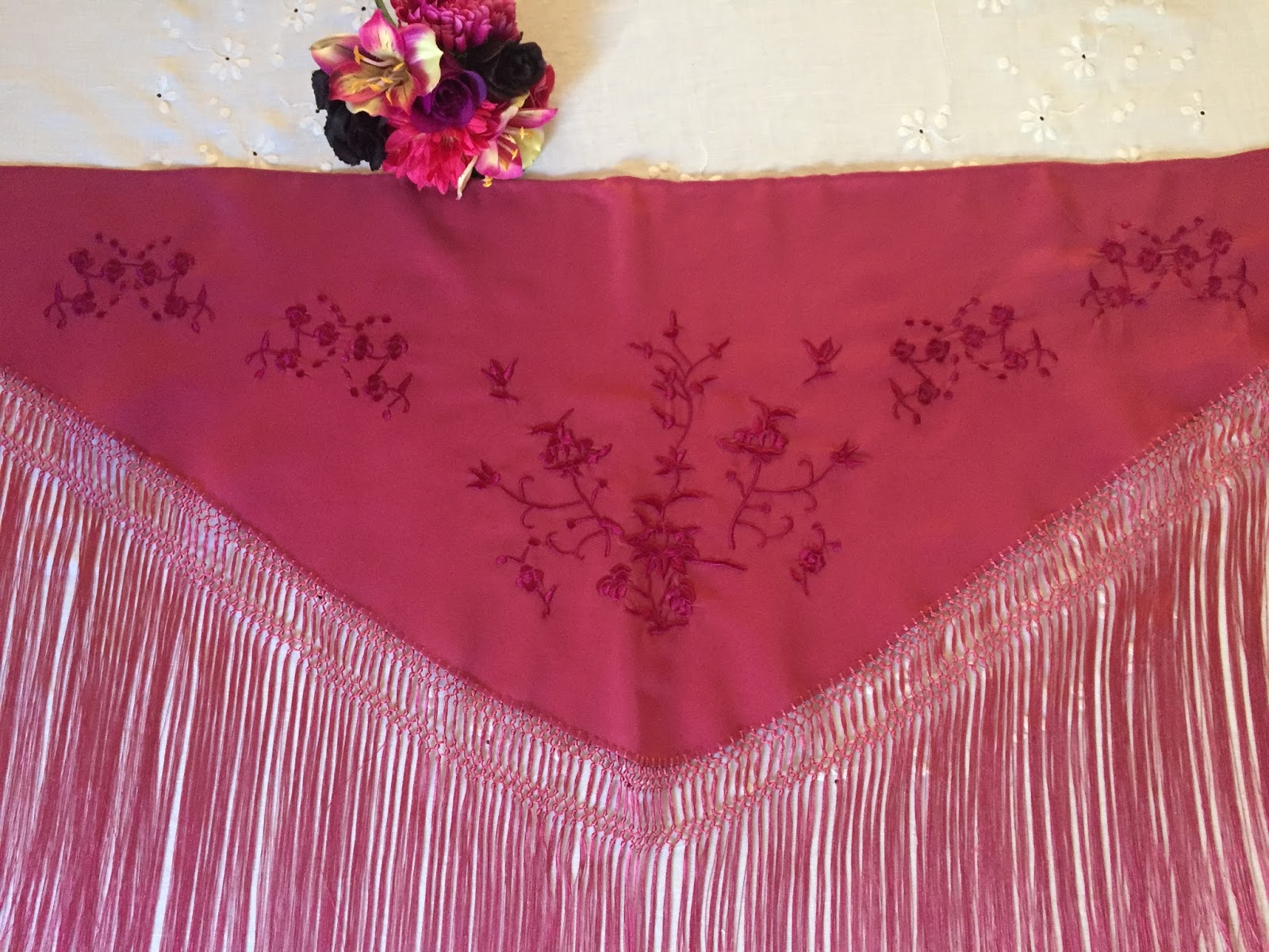 Mantoncillos de Flamenca KIKA Mantoncillos bordados