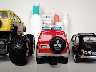 schaeresteipapier: Freitag DIY - Kegeln mit Spielzeug-Autos