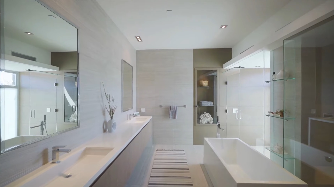 Tour 248 Bernard Ave, Venice, CA vs. 33 Interior Design Photos