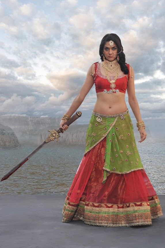 Sakshi Chaudhary in Suvarna Sundari movie