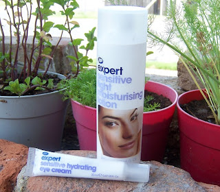 boots expert sensitive hydrating eye cream