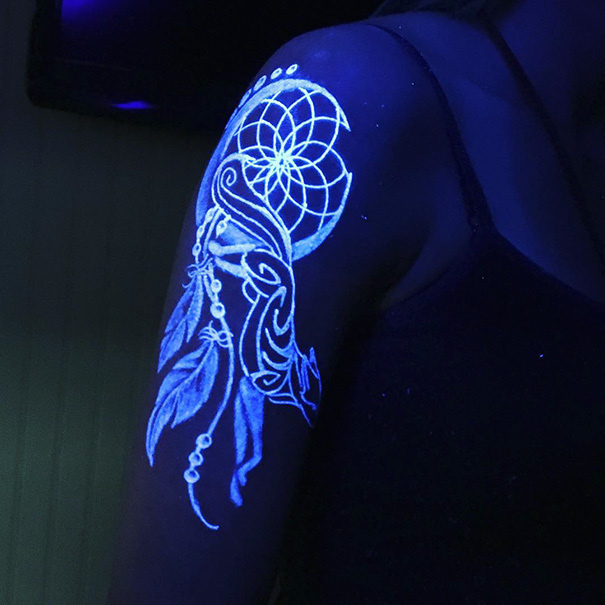 #9. A dreamcatcher. - 30 Glow-In-The-Dark Tattoos That’ll Make You Turn Out The Lights. #9. A dreamcatcher. - 30 Glow-In-The-Dark Tattoos That’ll Make You Turn Out The Lights.