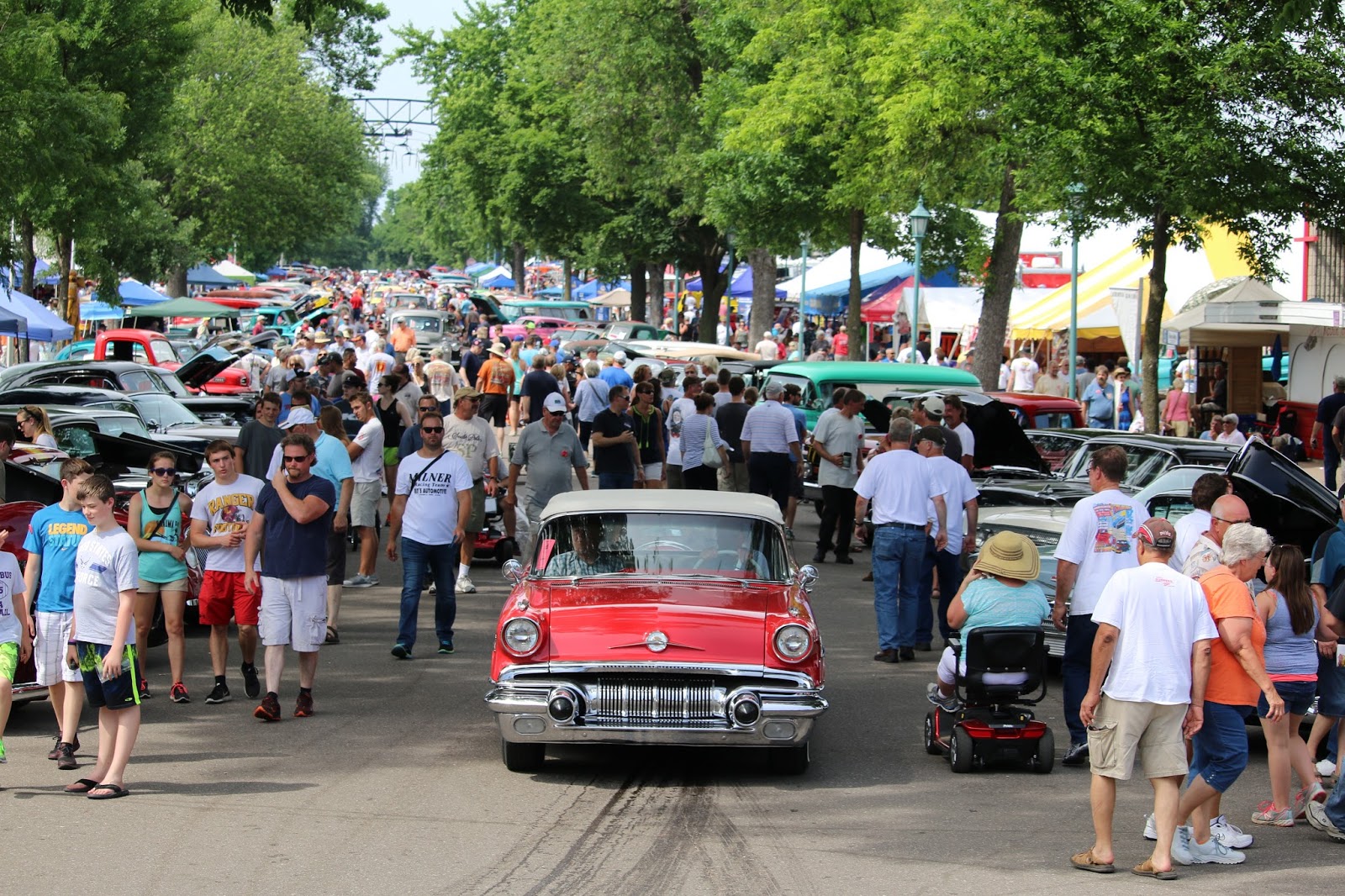 Covering Classic Cars MSRA Back to the Fifties Weekend in St. Paul