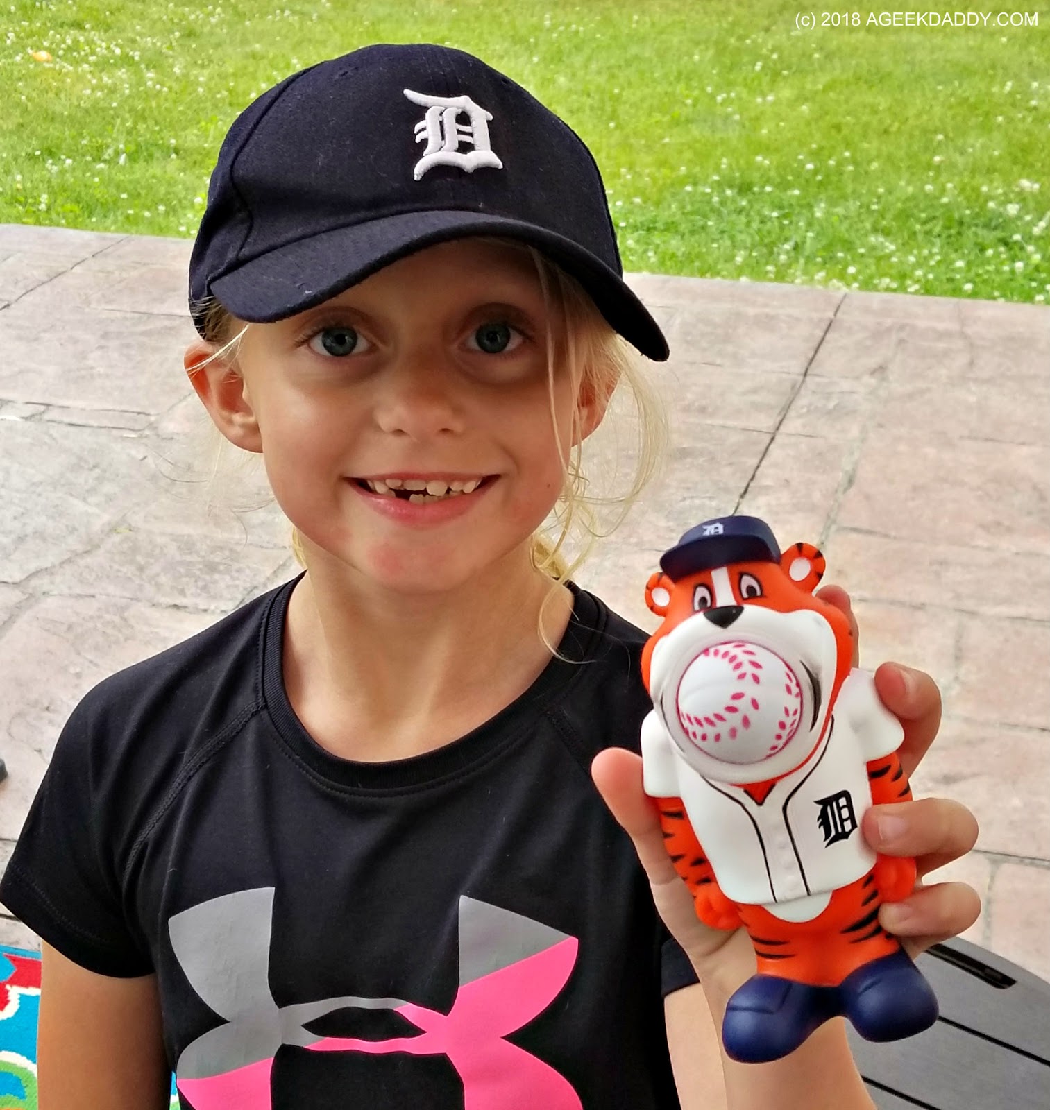 A GEEK DADDY MAJOR LEAGUE BASEBALL SQUEEZE POPPERS