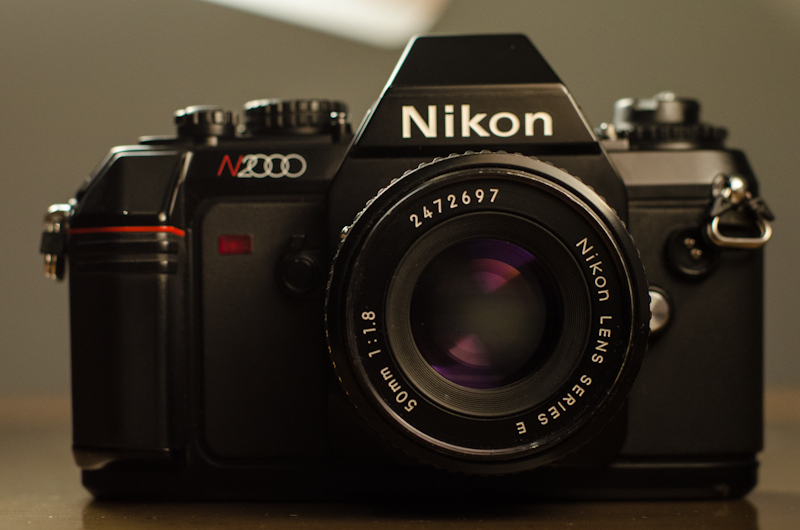 fotografe NIKON N2000 NIKON LENS SERIES E 11.8 50mm