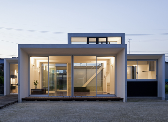 Minimalist House Design with One Floor - Casual Furnitures