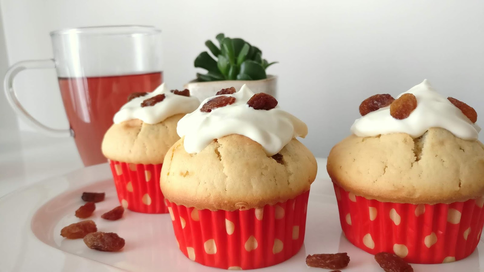 Muffins aux raisins et crème fraiche épaisse