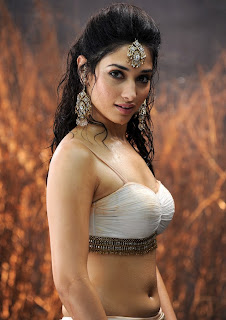 South indian actress Tamanna navel showing 1