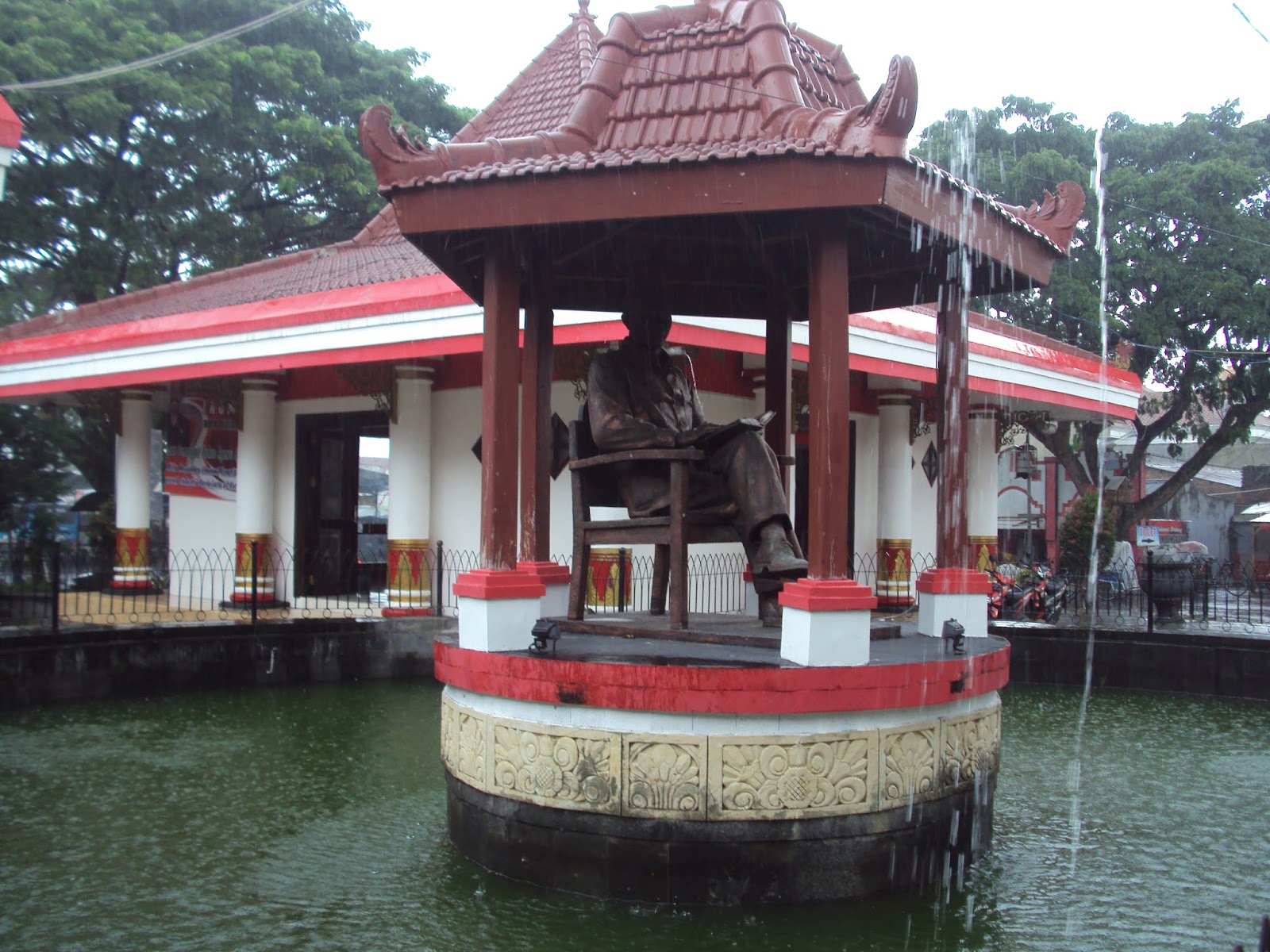 Makam Bung Karno, Destinasi Wisata di Blitar BERBAGI