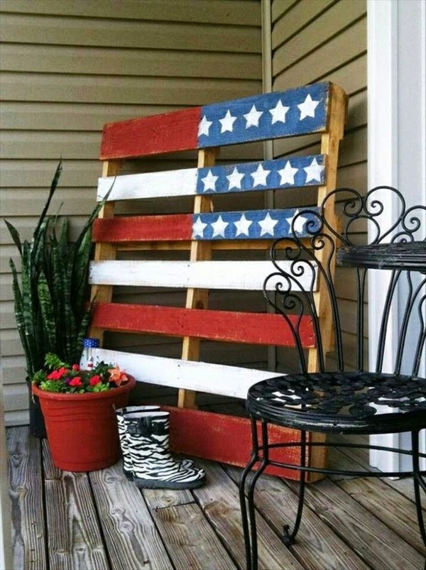 Original decorations from wooden pallets