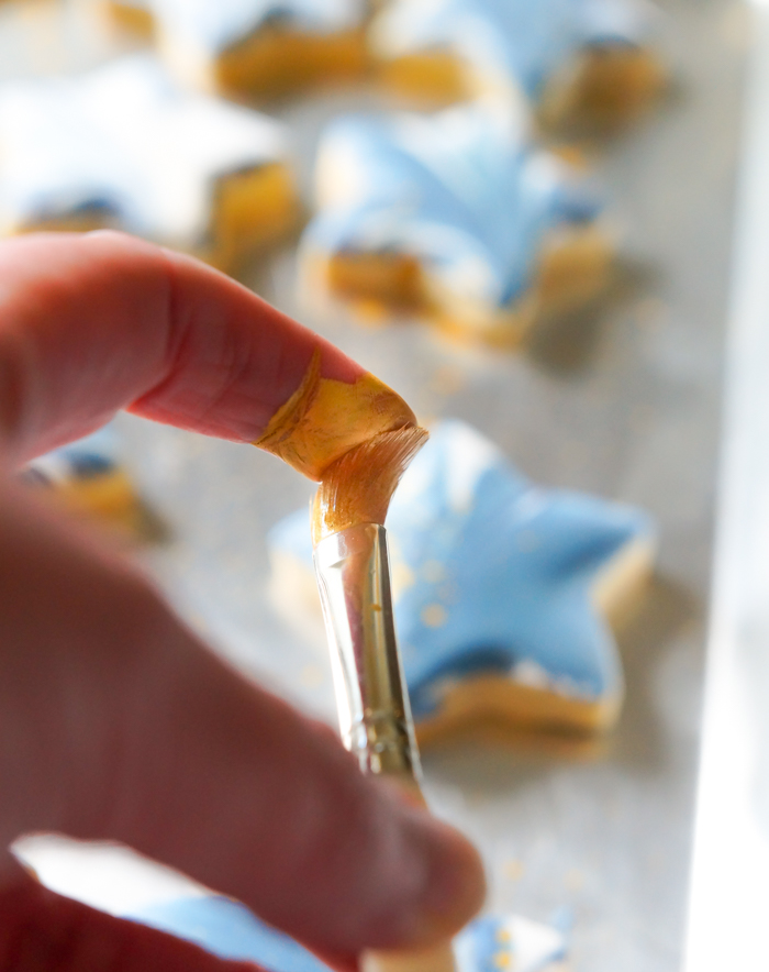 FDA-approved gold luster dust on cookies