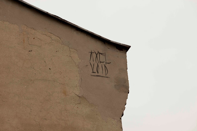 Axel Void paints a new piece in Katowice, Poland – StreetArtNews