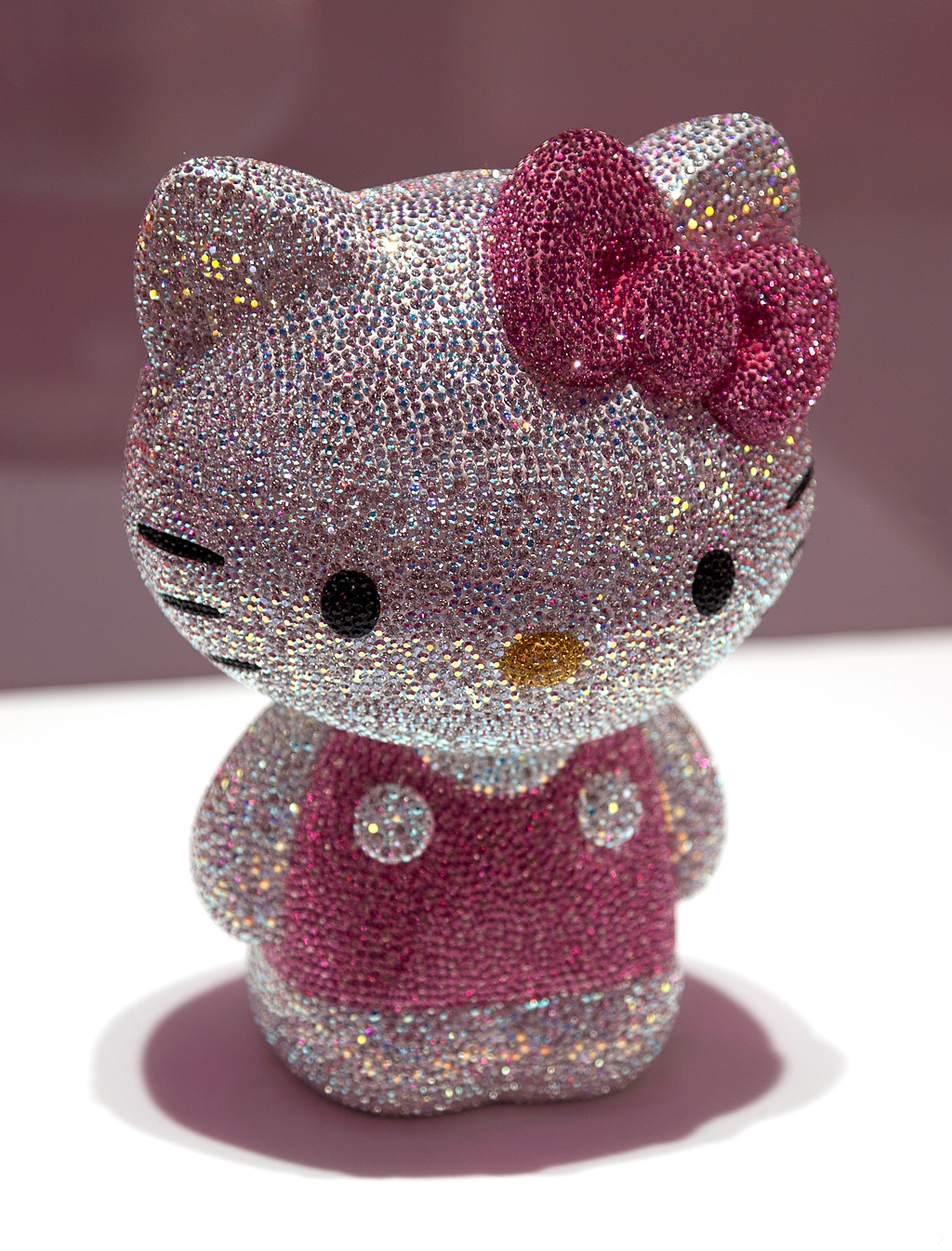Flying Vibes Swarovski x House of Hello Kitty