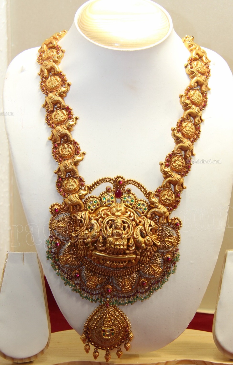 Gold: Gold Jewelry Online Hyderabad