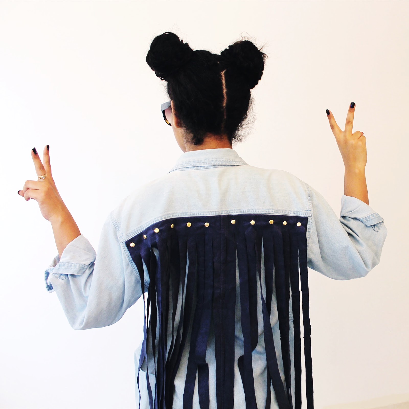 Joselly A DIY Fringe to Upgrade Your Denim Jacket for Fall