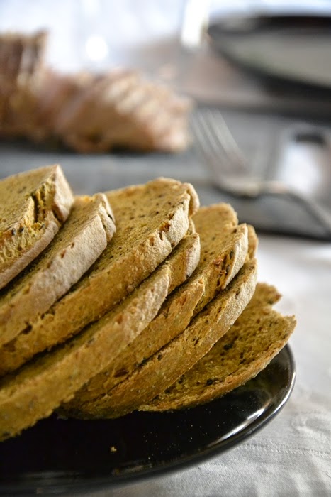 pane 100% integrale alla curcuma e mix di semi