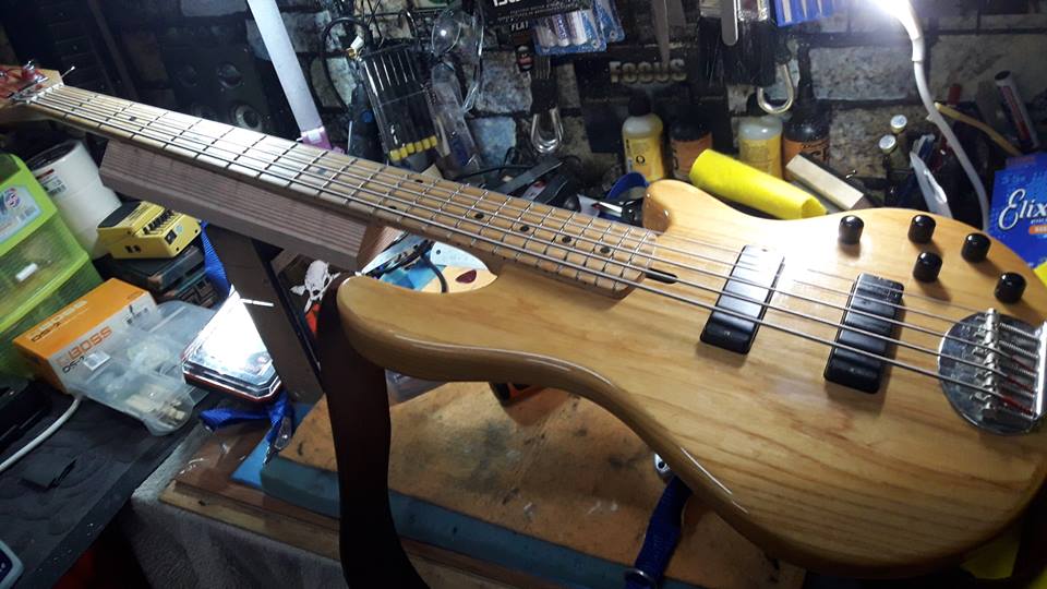 Papa Hero Corner Guitars Pro Setup Lakland MiUSA 5 String Bass