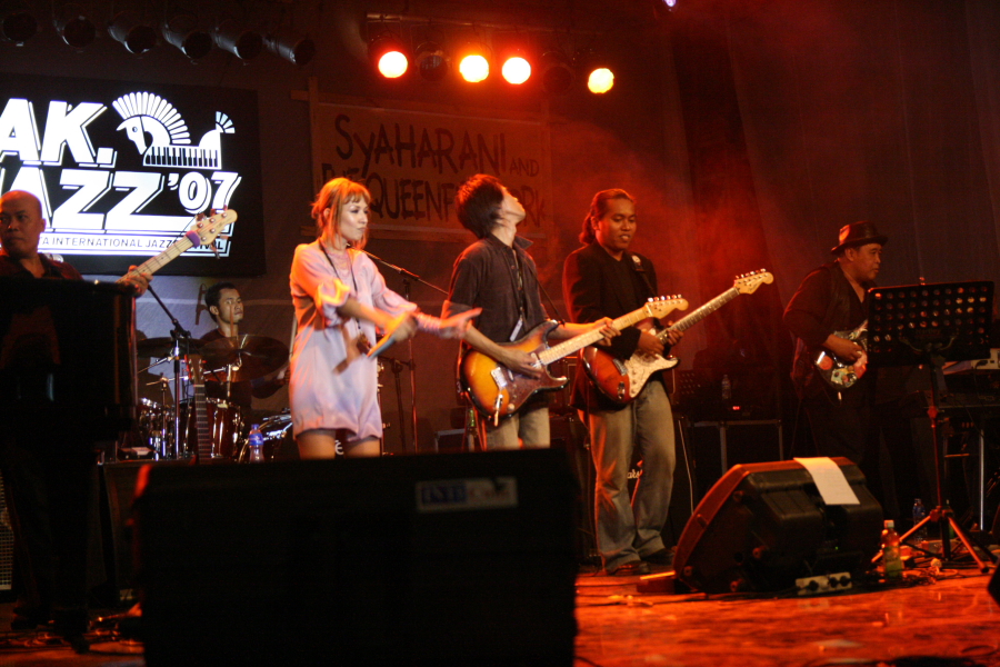 syaharani and queenfireworks jakjazz
