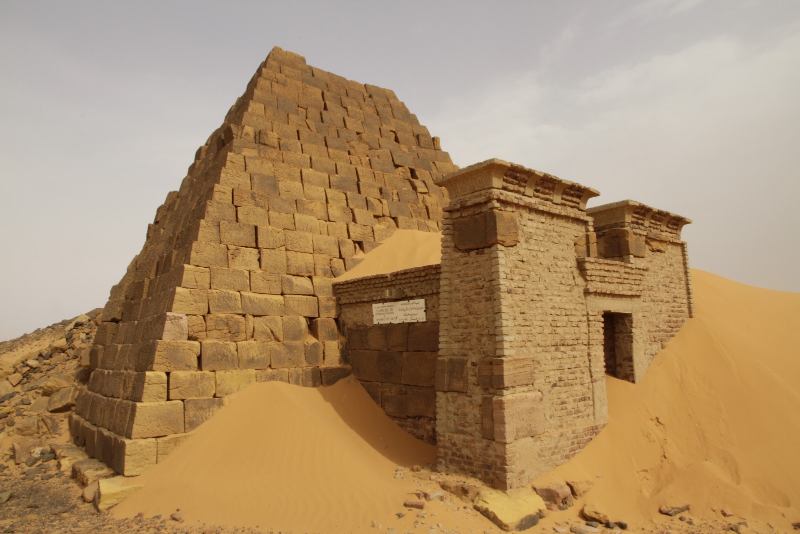 Характер взаимоотношений с природой цивилизации мероэ. Нубийские пирамиды Мероэ. Пирамиды Мероэ Судан. Нубийские пирамиды в Судане. Нубия в древнем Египте.