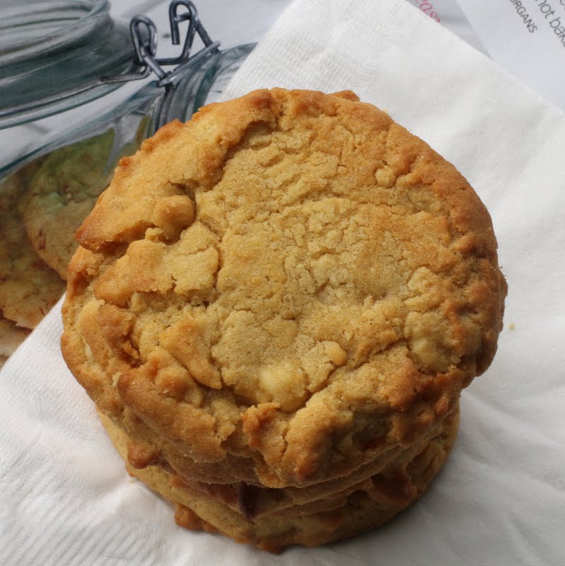 pepsakoy Peanut Butter and White Chocolate Cookies