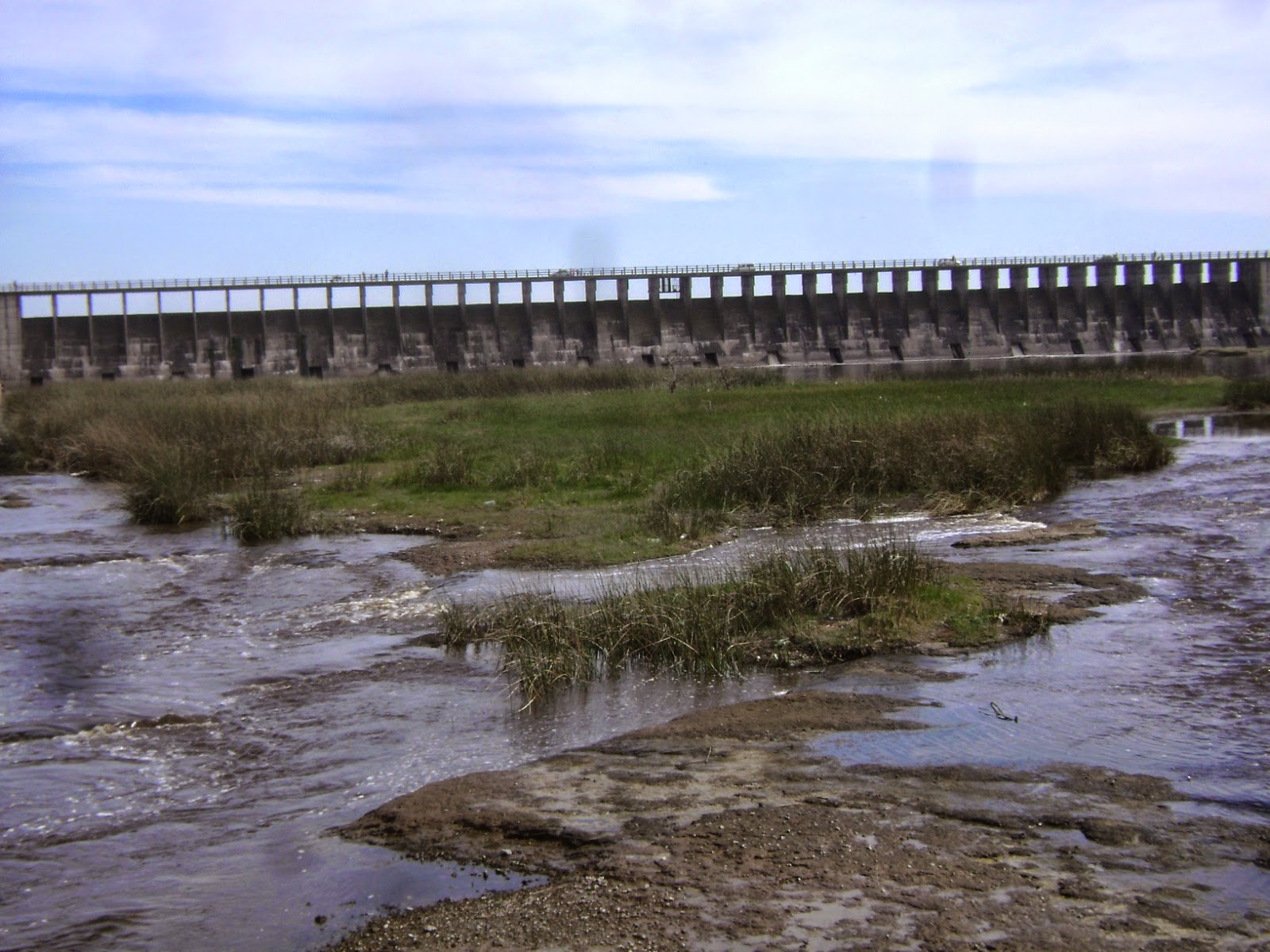 pensando la bronca: Dique Roggero