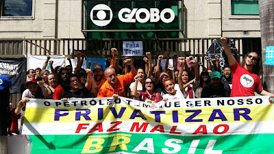 Resultado de imagem para Emanuel cancella, em ato na porta da Globo