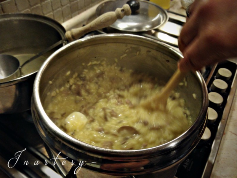 Risotto con funghi freschi e salsiccia inartesy