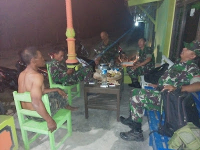 KOMUNIKASI JADI JURUS SATGAS TNI UNTUK TETAP DEKAT DENGAN WARGA SUKOREJO KOMUNIKASI JADI JURUS SATGAS TNI UNTUK TETAP DEKAT DENGAN WARGA SUKOREJO