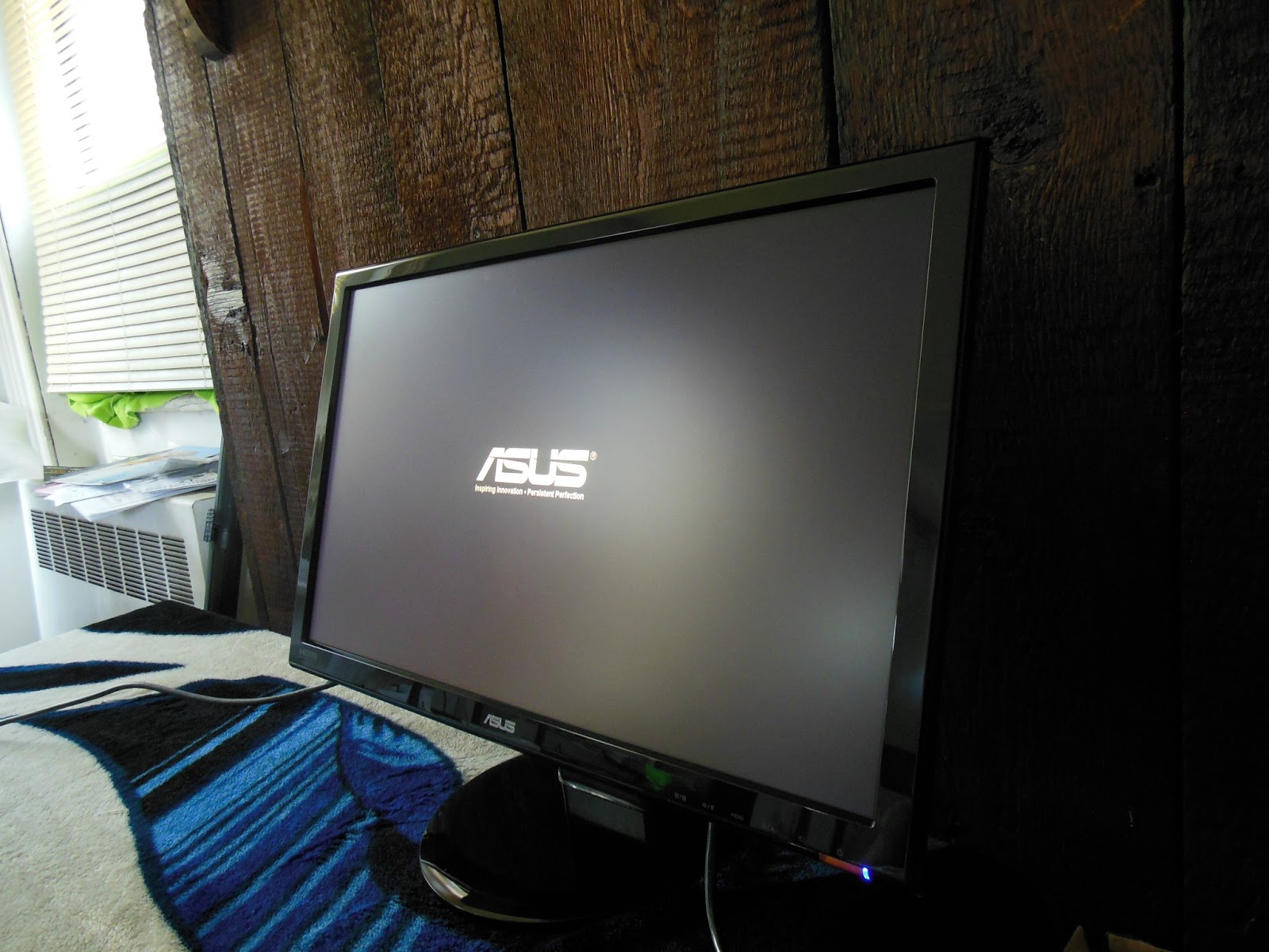 ASUS VH238H LED Monitor w/ Integrated 