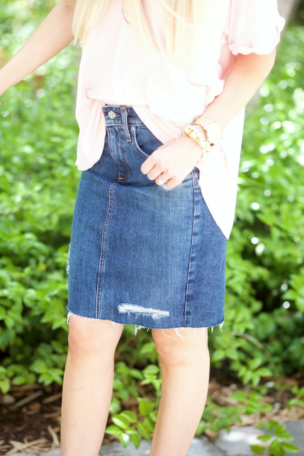 A Spoonful of Style: A T-Shirt and Jean Skirt...