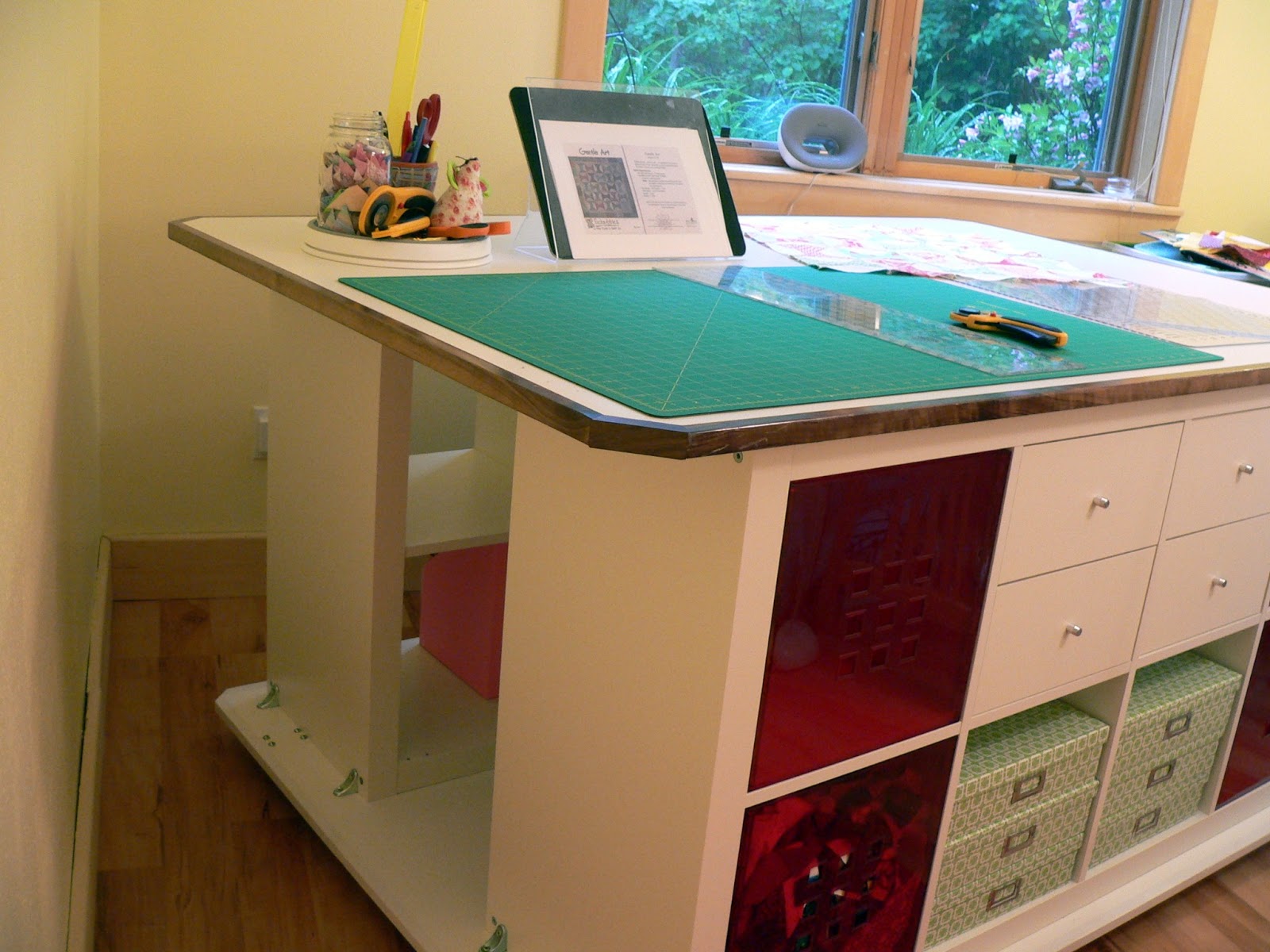 asimplelife Quilts Dream Cutting Table!