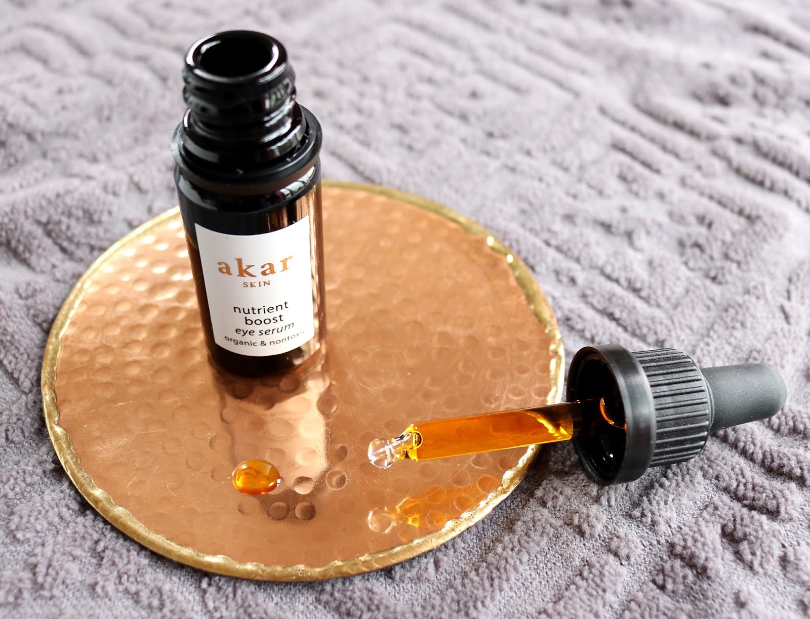 akar nutrient boost eye serum