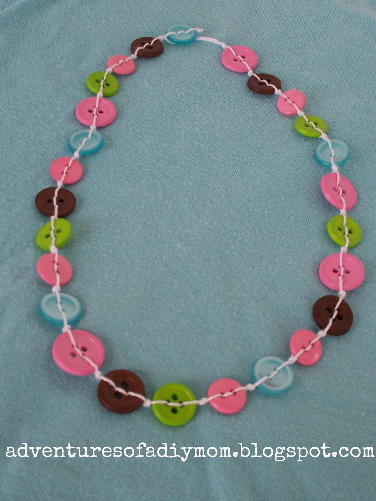 Button Necklaces Adventures of a DIY Mom