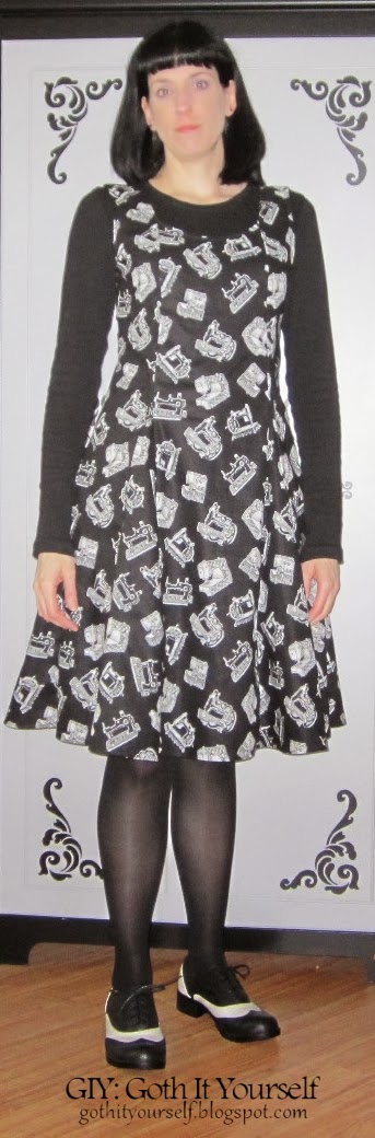 GIY: Goth It Yourself: Sewing Machines Dress